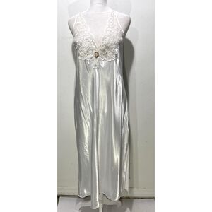 Elegant White Lace Nightgown